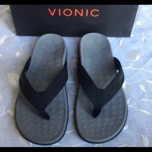NWT/in box: Vionic Sandals